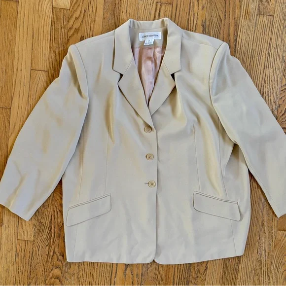 Jones New York Classic Beige Women's Blazer - Picture 2 of 6